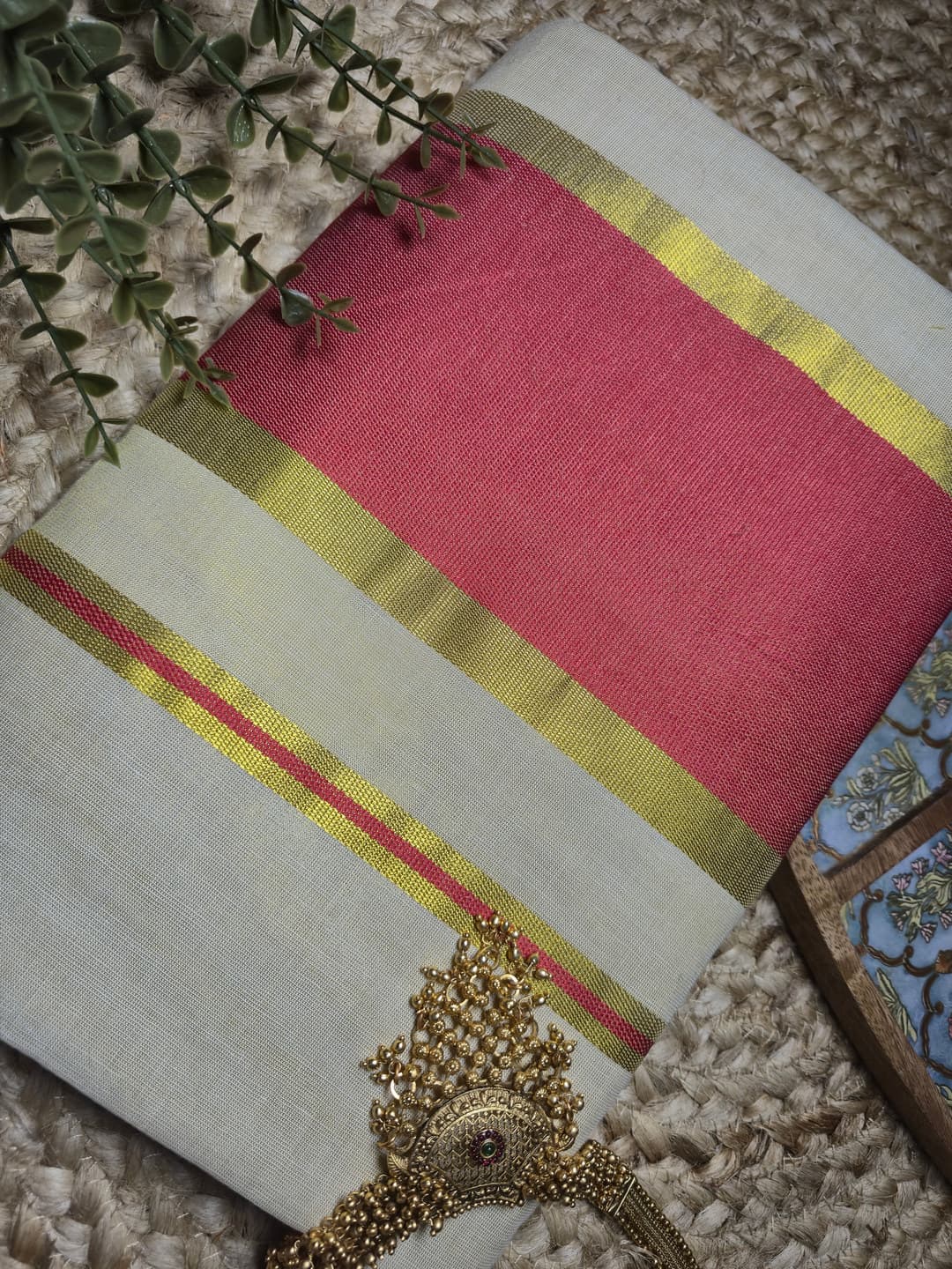 Tissue Fancy - Red thick Border